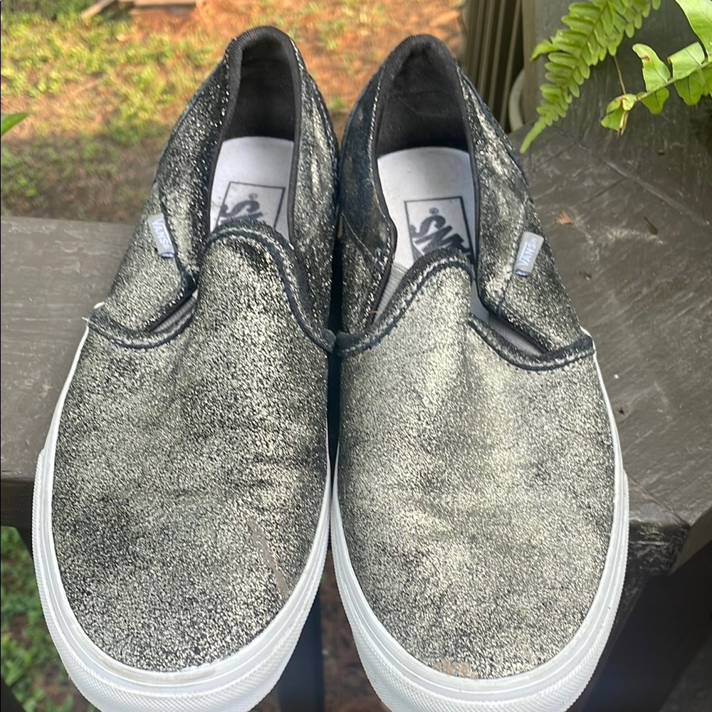 Vans pewter- Black Slip-On Sneakers with Skateboard Style